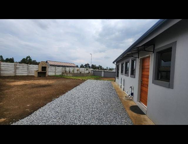 2 BEDROOM HOUSE FOR SALE IN SELCOURT